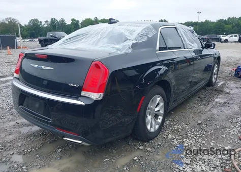 2018 Chrysler 300 Touring z USA, uszkodzony, nr VIN 2C3CCAAG9JH320442